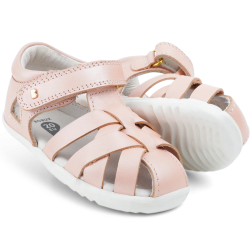 Scopri i sandali Bobux I-Walk per bambini. Realizzati in pelle premium, flessibili e con suola ergonomica ideale per primi passi